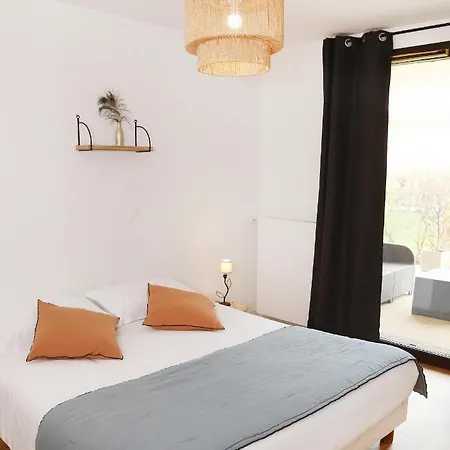 Apartment Casa By La Boite En Senlis (Oise)