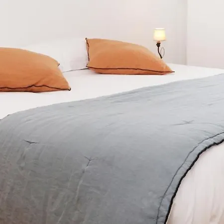 Casa By La Boite En *